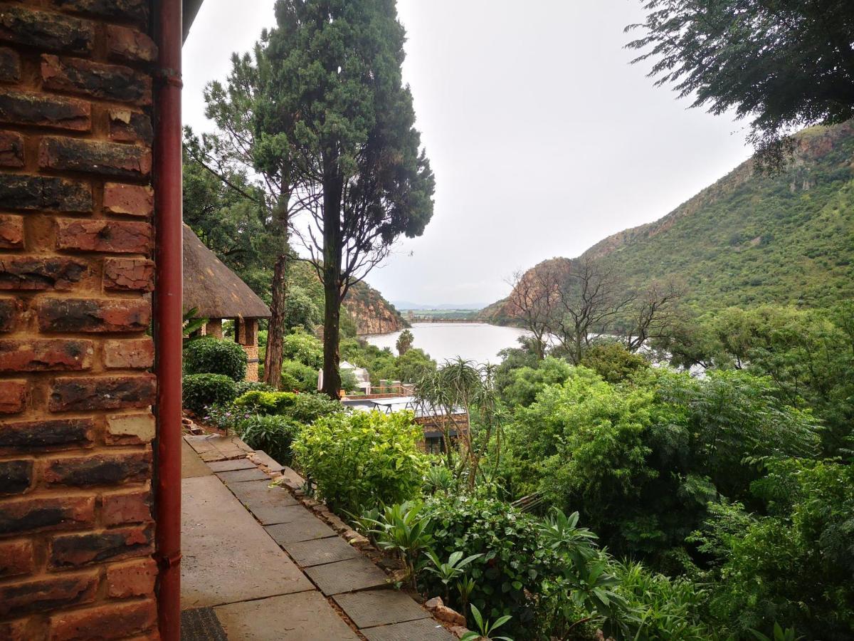 Hotel Metsing At Harties à Hartbeespoort Extérieur photo