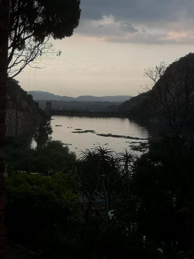 Hotel Metsing At Harties à Hartbeespoort Extérieur photo