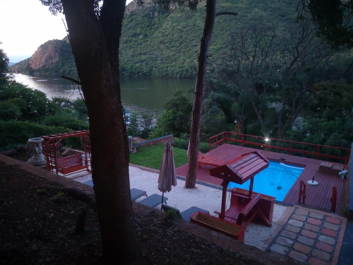 Hotel Metsing At Harties à Hartbeespoort Extérieur photo