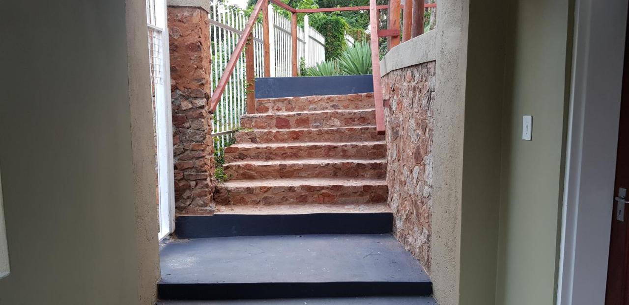 Hotel Metsing At Harties à Hartbeespoort Extérieur photo